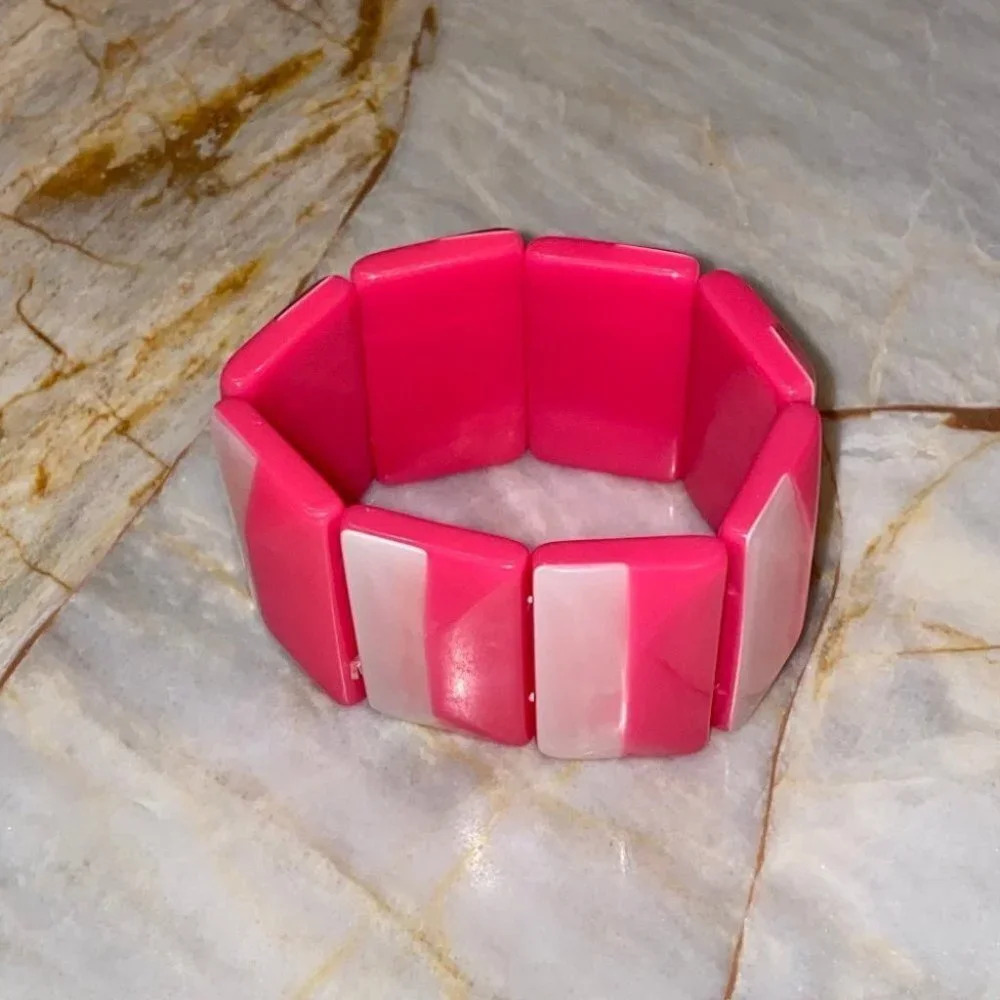 Forever 21 Crystal Fashion Stunning‎ Bracelet Pink
